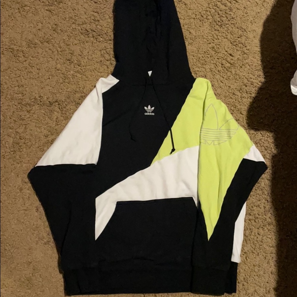 Adidas Sweatshirt